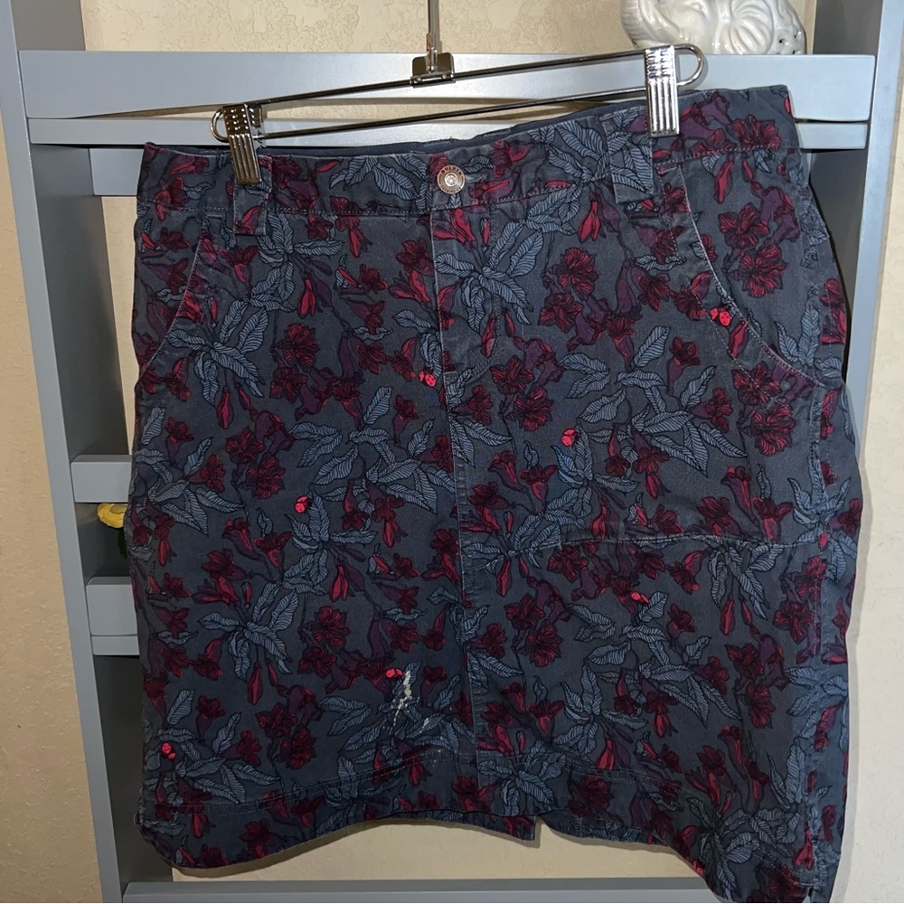 Duluth Trading Co. Women’s Rootstock Gardening Skort